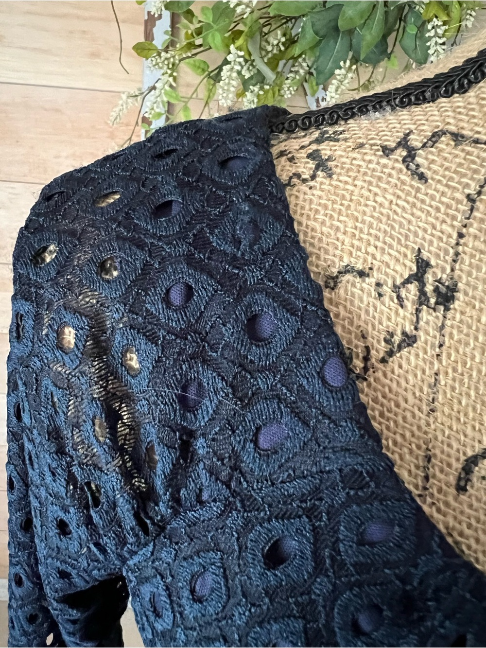 Rabbit Rabbit Rabbit Navy Eyelet Lace Midi Dress Size Small - Picture 4 of 4